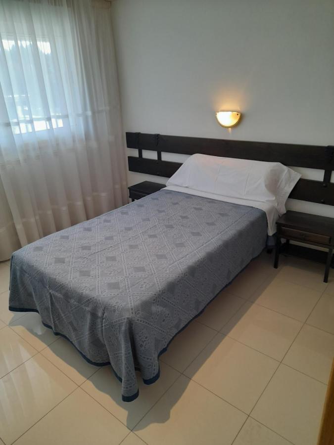 Hotel Os Carballos Сигуэйро Экстерьер фото